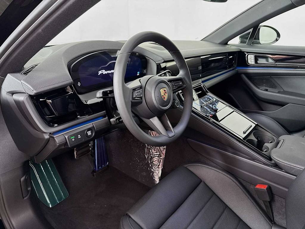 Thumbnail: 2025 Porsche Panamera - 2