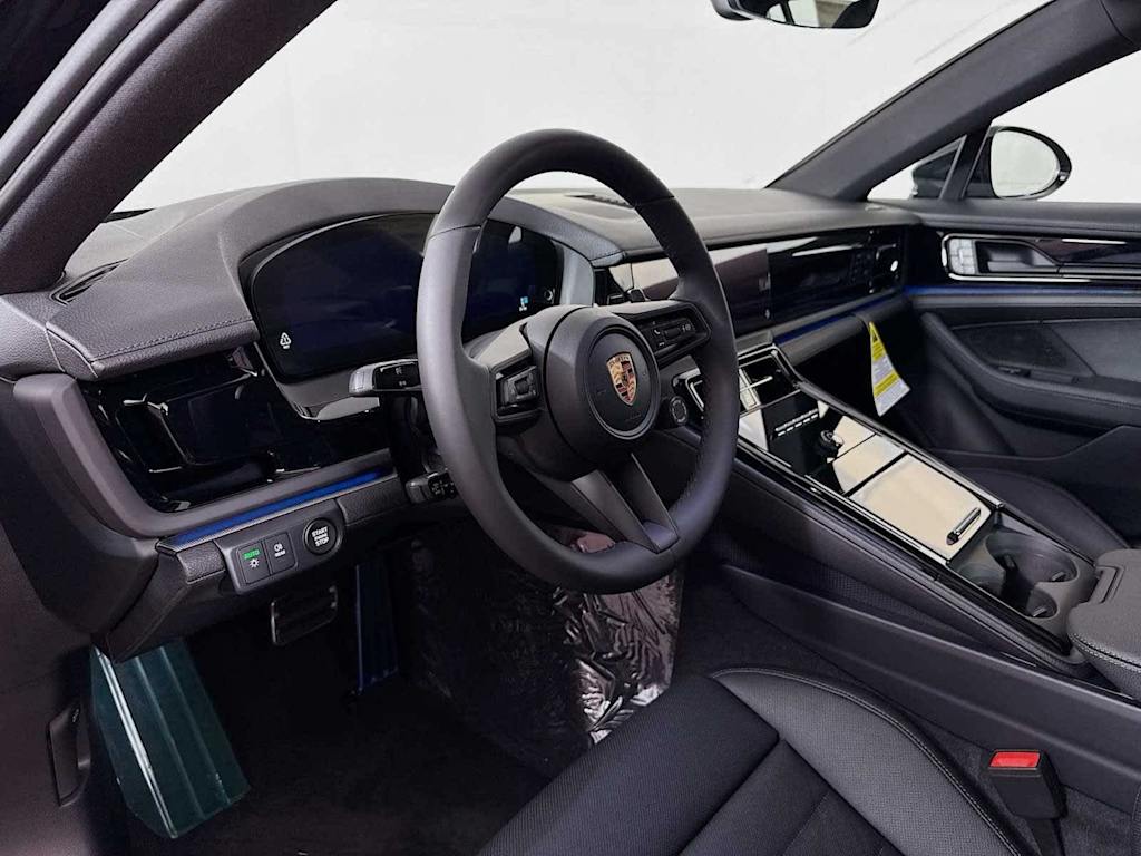 Thumbnail: 2026 Porsche Panamera - 32