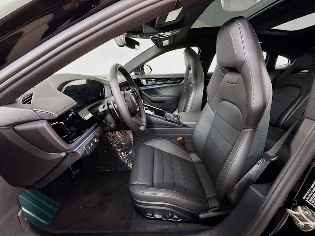 Thumbnail: 2026 Porsche Panamera - 33