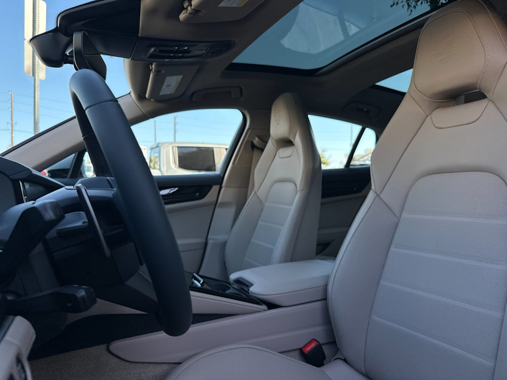 Thumbnail: 2026 Porsche Panamera - 11