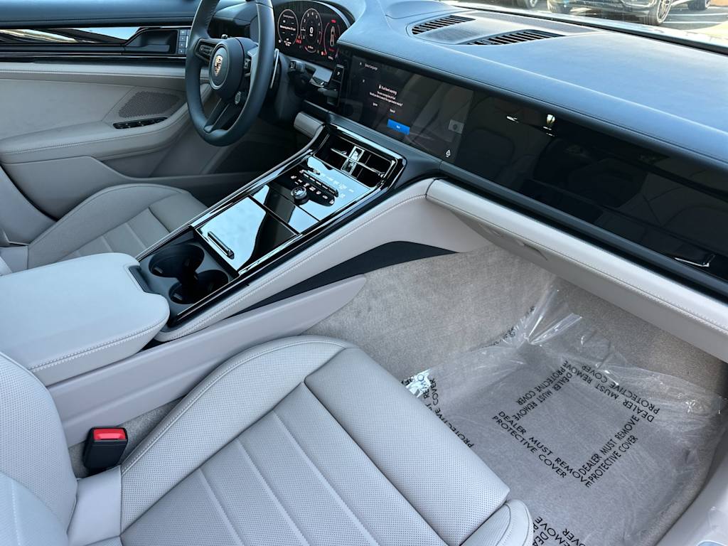 Thumbnail: 2026 Porsche Panamera - 12