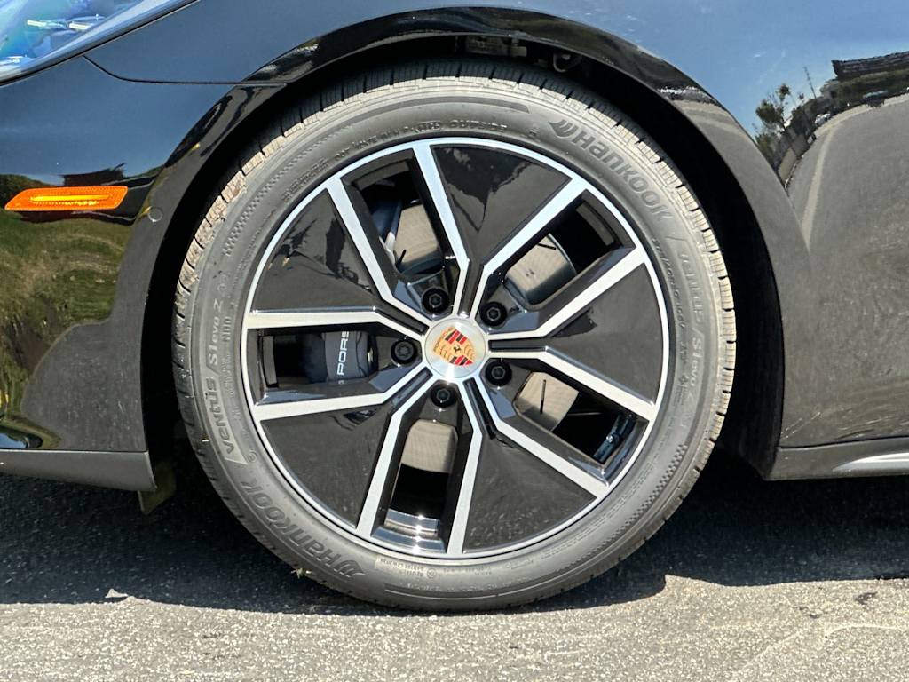 Thumbnail: 2026 Porsche Panamera - 8