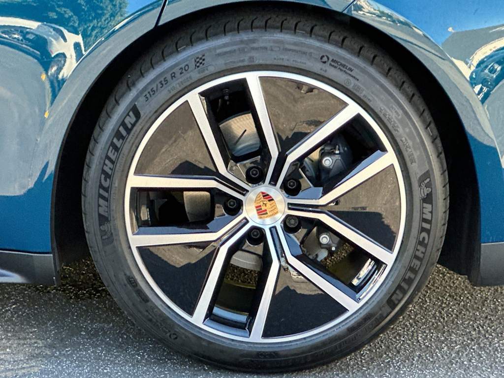 Thumbnail: 2026 Porsche Panamera - 8