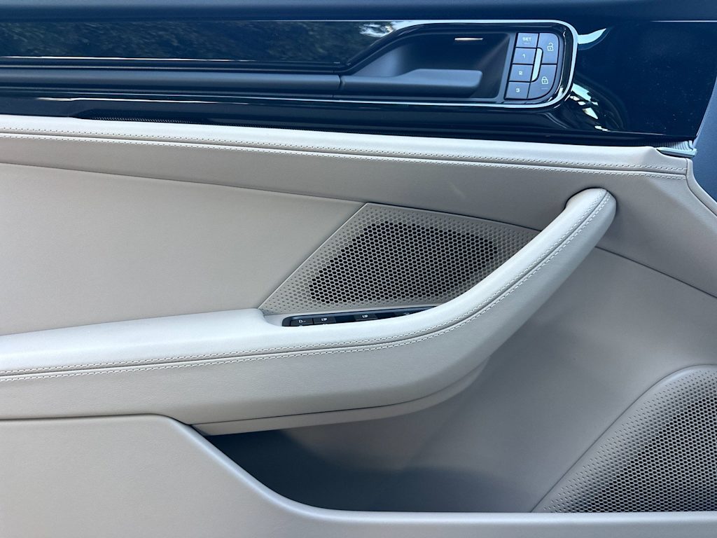 Thumbnail: 2026 Porsche Panamera - 22
