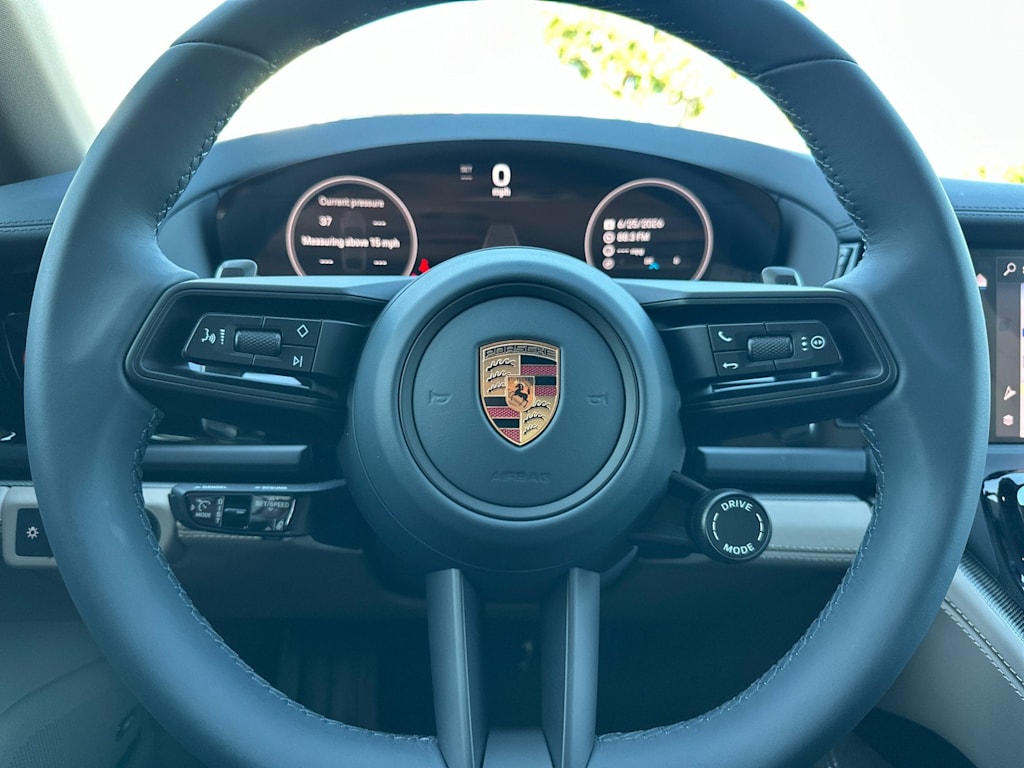 Thumbnail: 2026 Porsche Panamera - 30