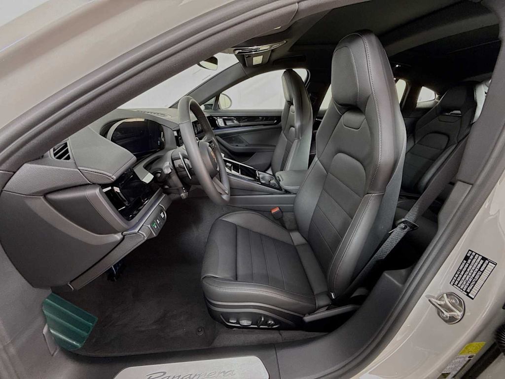 Thumbnail: 2026 Porsche Panamera - 9