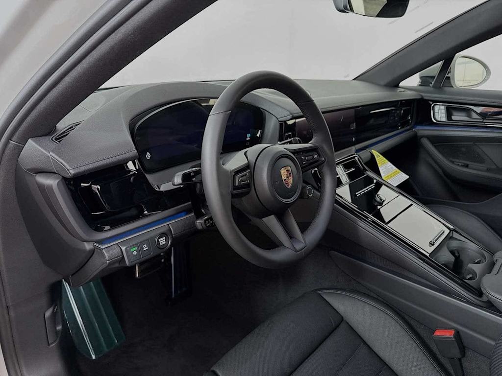 Thumbnail: 2026 Porsche Panamera - 32