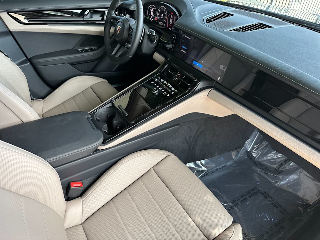 Thumbnail: 2026 Porsche Panamera - 13