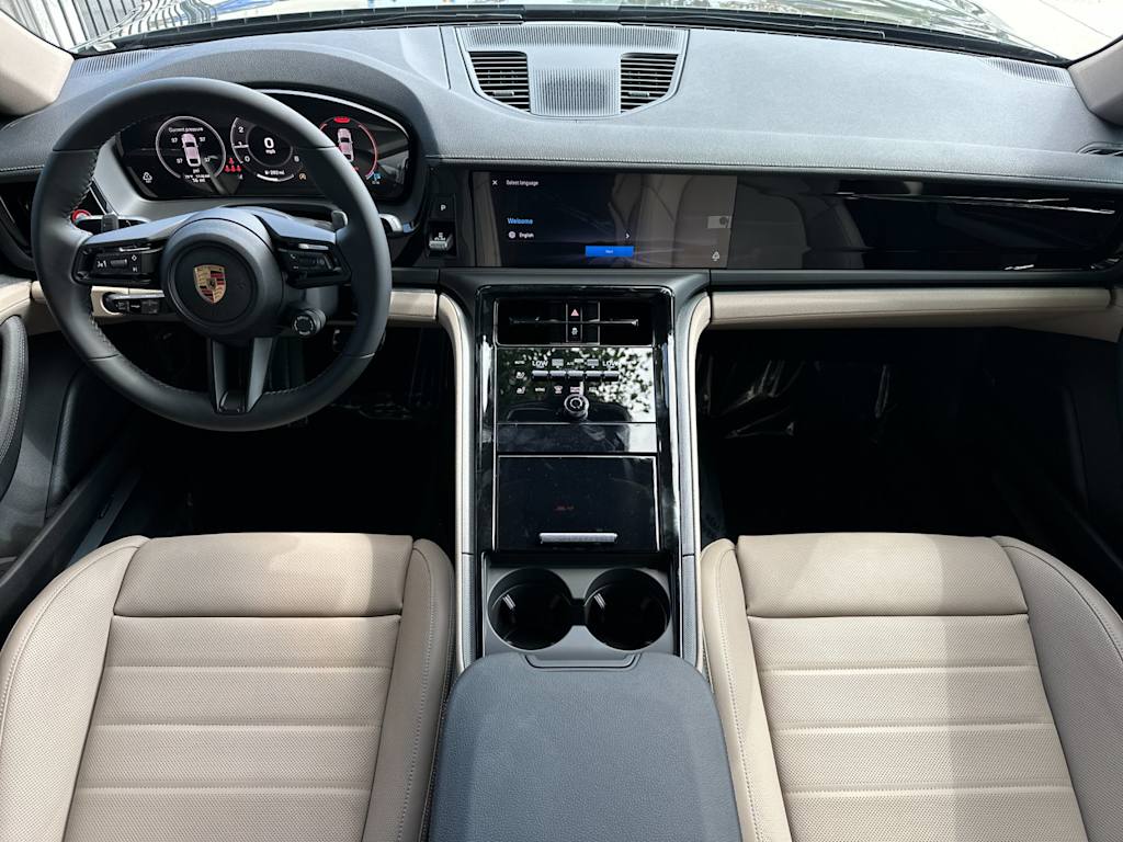 Thumbnail: 2026 Porsche Panamera - 9