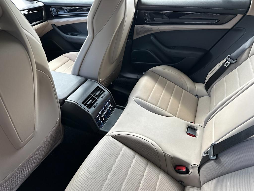 Thumbnail: 2026 Porsche Panamera - 11