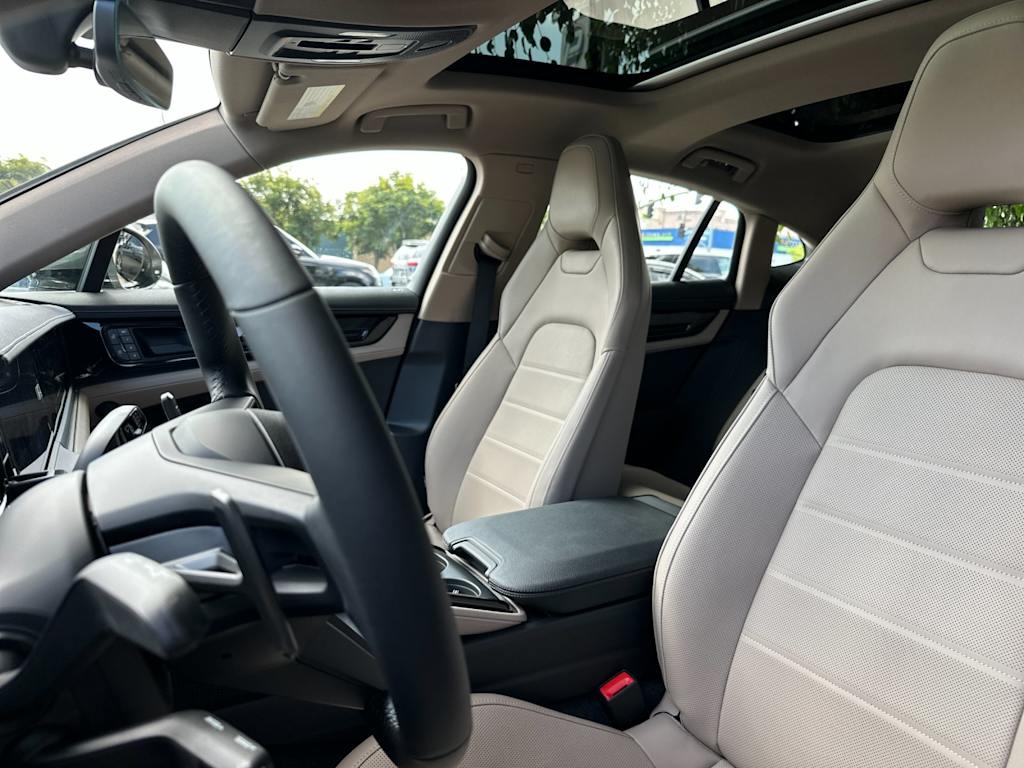 Thumbnail: 2026 Porsche Panamera - 10