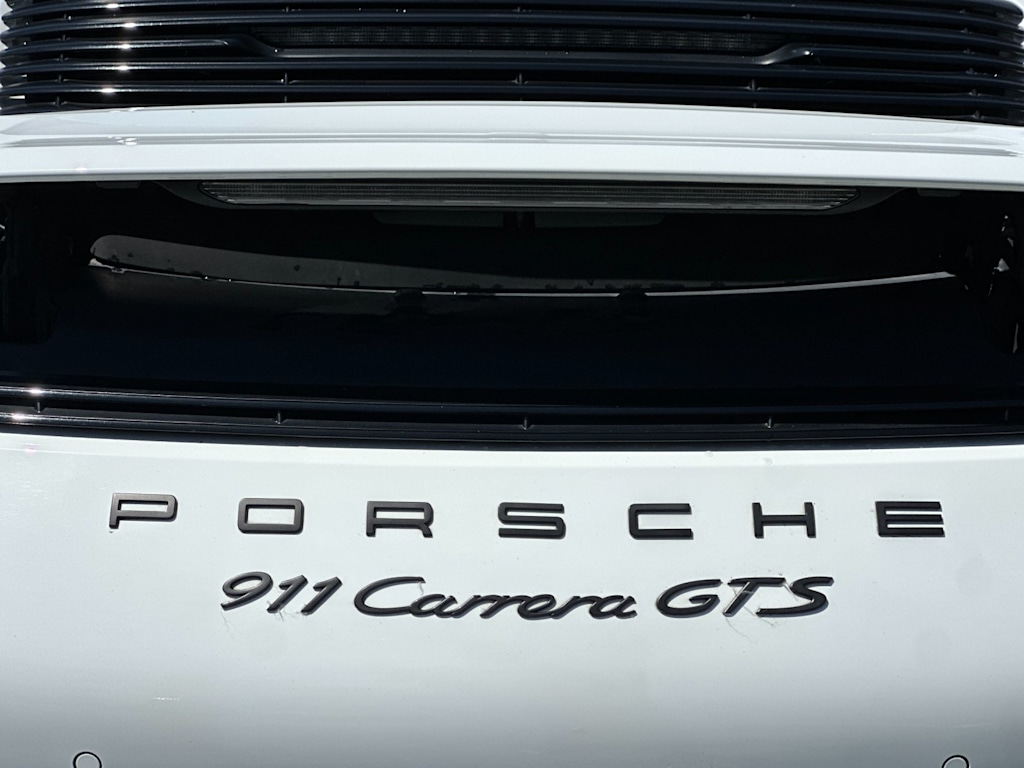 Thumbnail: 2016 Porsche 911 - 7