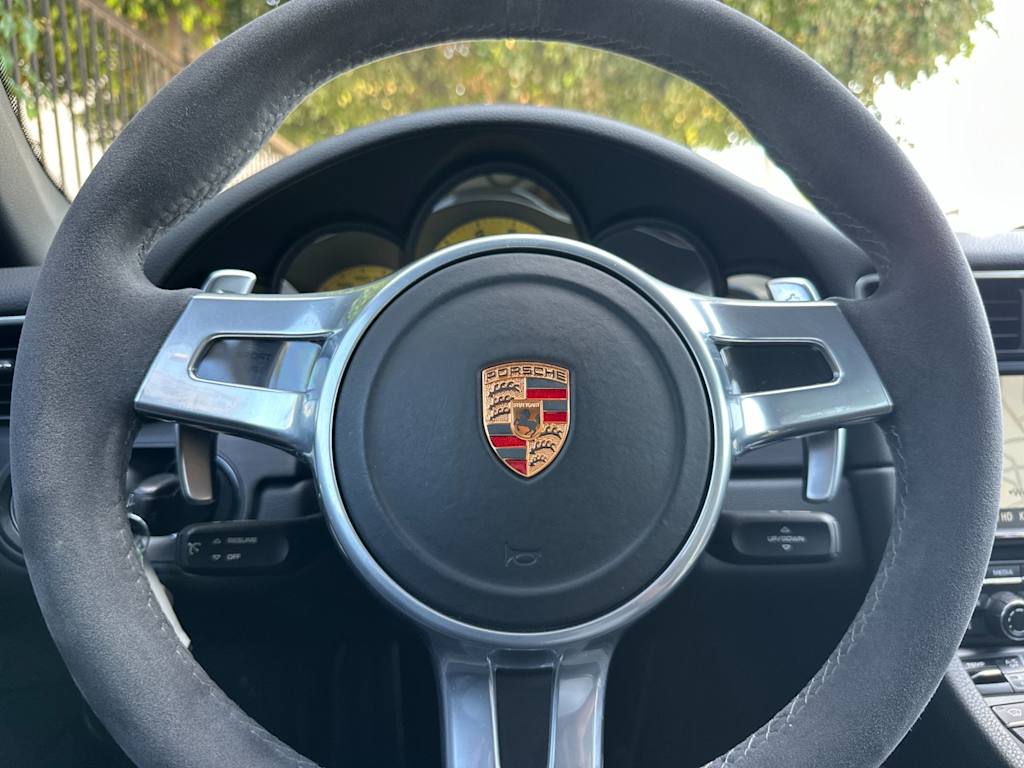 Thumbnail: 2016 Porsche 911 - 12