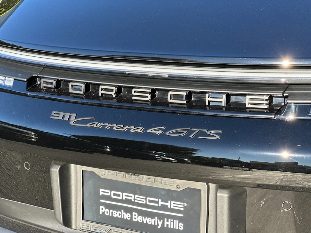 Thumbnail: 2026 Porsche 911 - 30