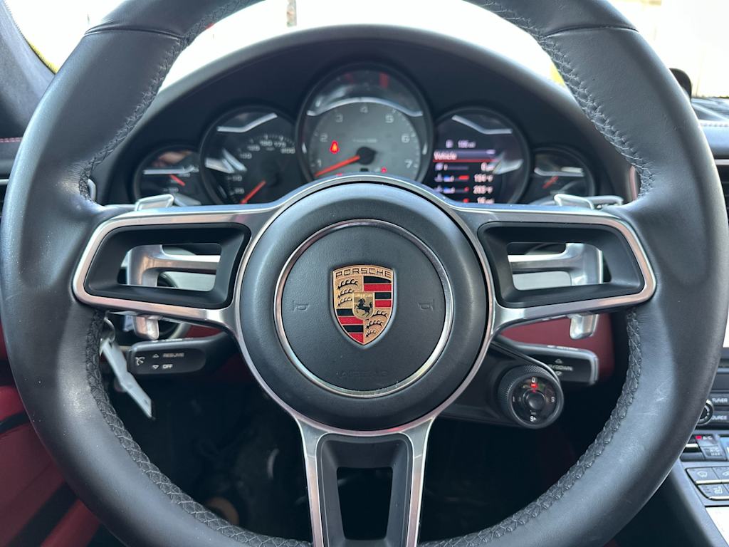 Thumbnail: 2019 Porsche 911 - 9