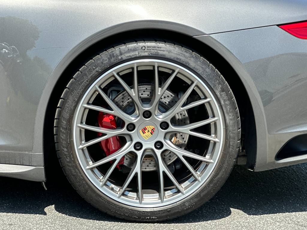 Thumbnail: 2019 Porsche 911 - 8