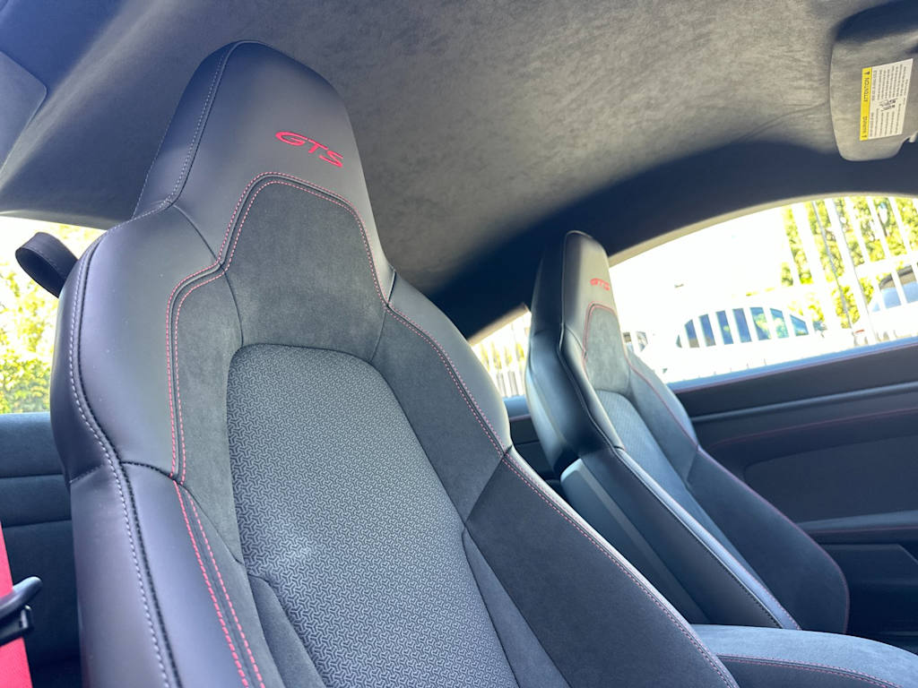 Thumbnail: 2025 Porsche 911 - 29