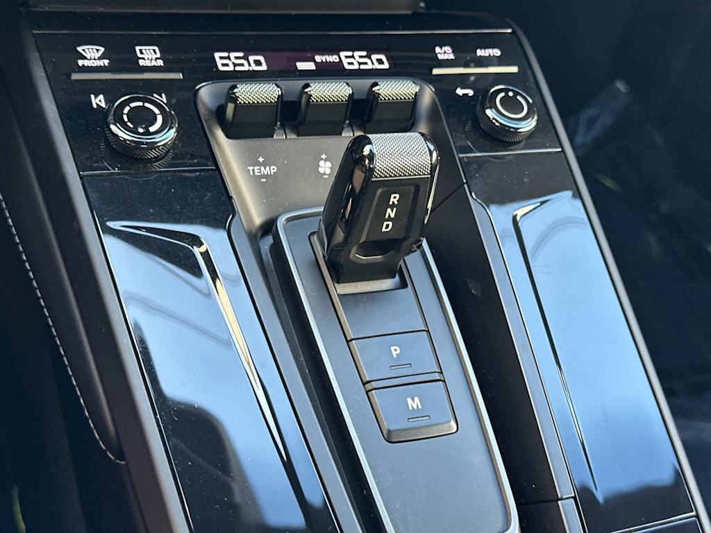 Thumbnail: 2025 Porsche 911 - 25