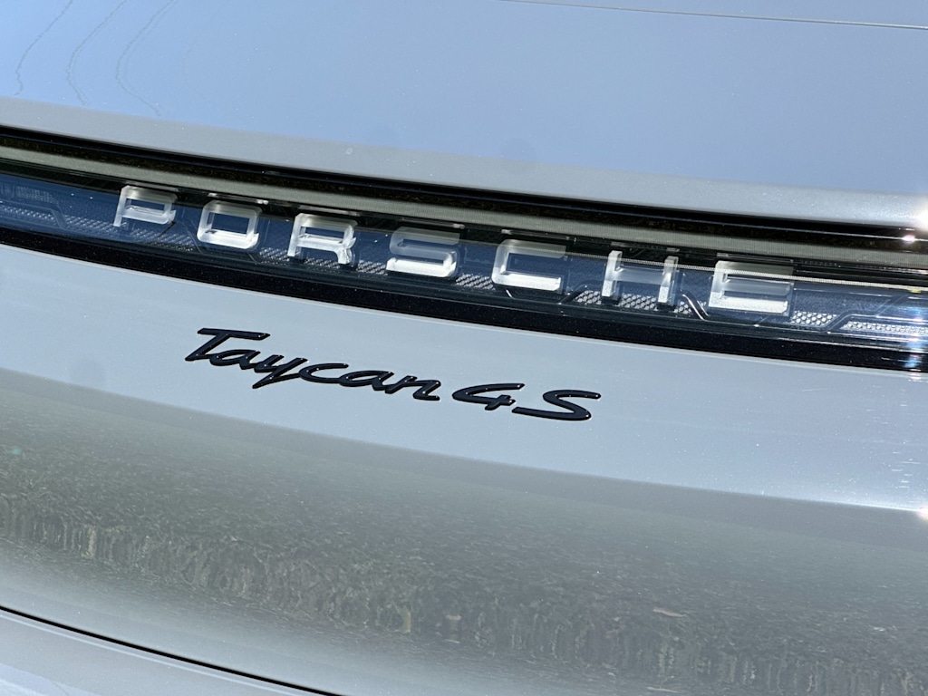 Thumbnail: 2026 Porsche Taycan - 6