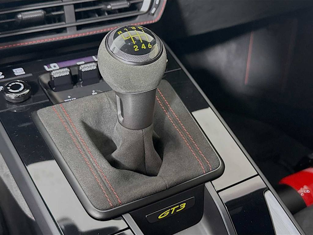 Thumbnail: 2022 Porsche 911 - 13