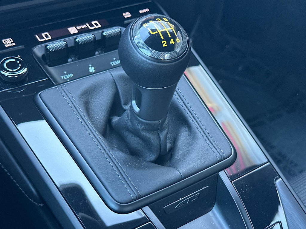 Thumbnail: 2023 Porsche 911 - 10