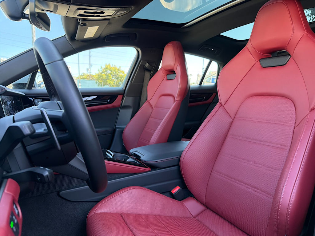 Thumbnail: 2026 Porsche Panamera - 10