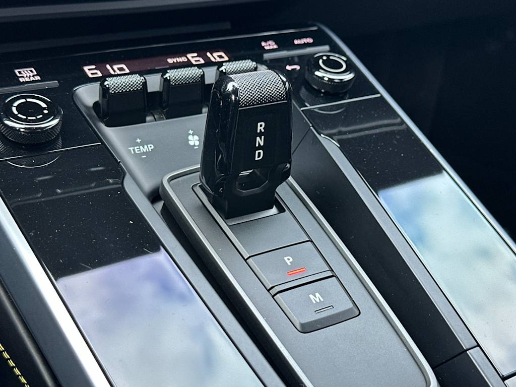 Thumbnail: 2022 Porsche 911 - 14