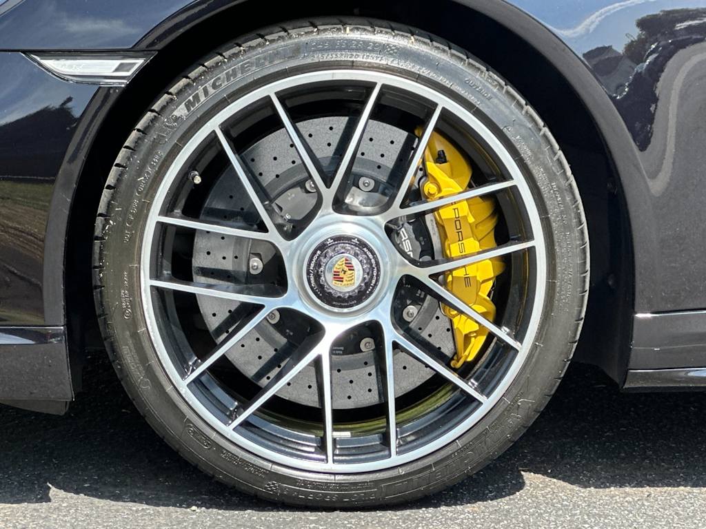 Thumbnail: 2017 Porsche 911 - 8