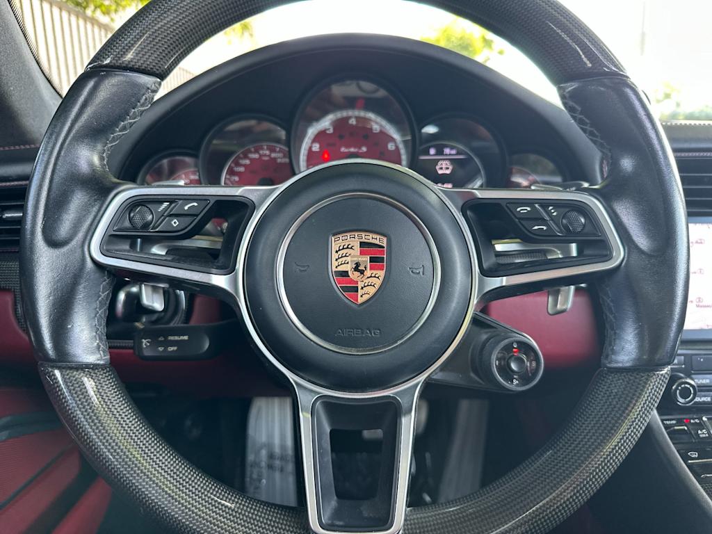 Thumbnail: 2017 Porsche 911 - 13