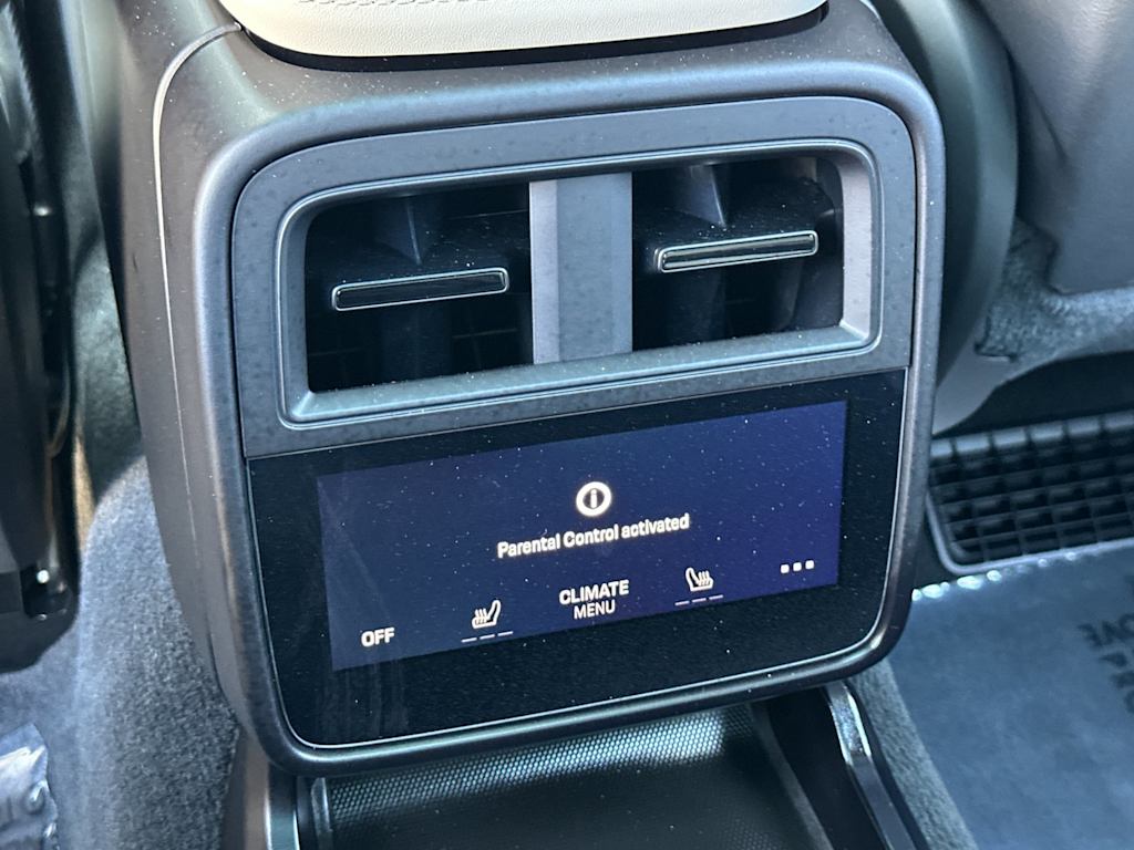 Thumbnail: 2023 Porsche Taycan - 22