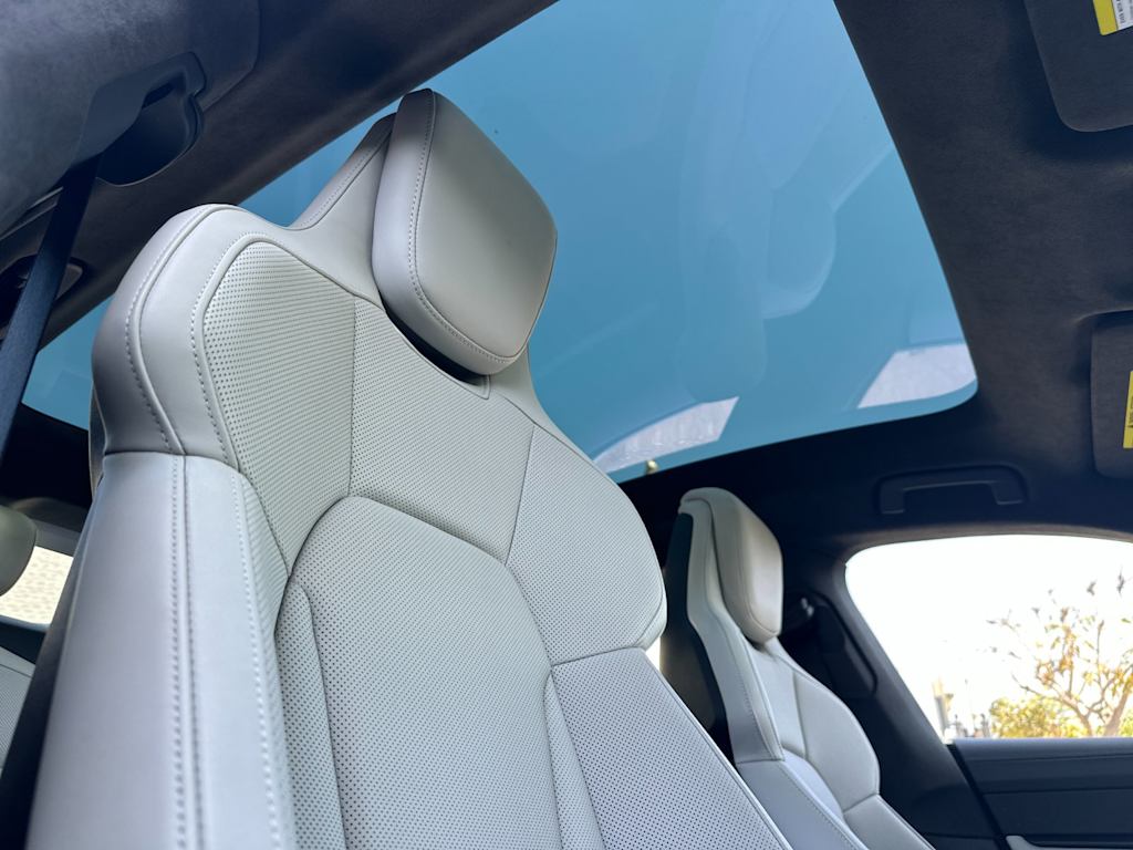 Thumbnail: 2023 Porsche Taycan - 9