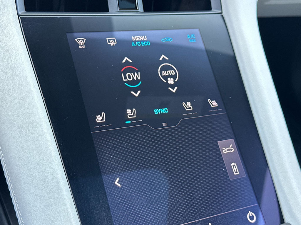 Thumbnail: 2023 Porsche Taycan - 27