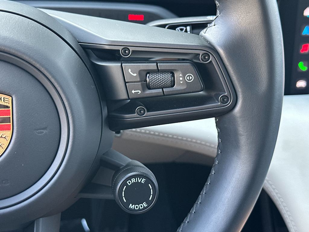 Thumbnail: 2023 Porsche Taycan - 31