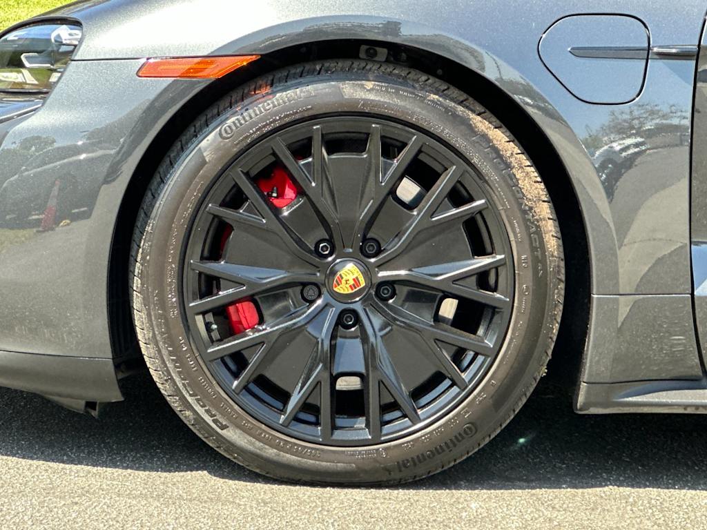 Thumbnail: 2023 Porsche Taycan - 6