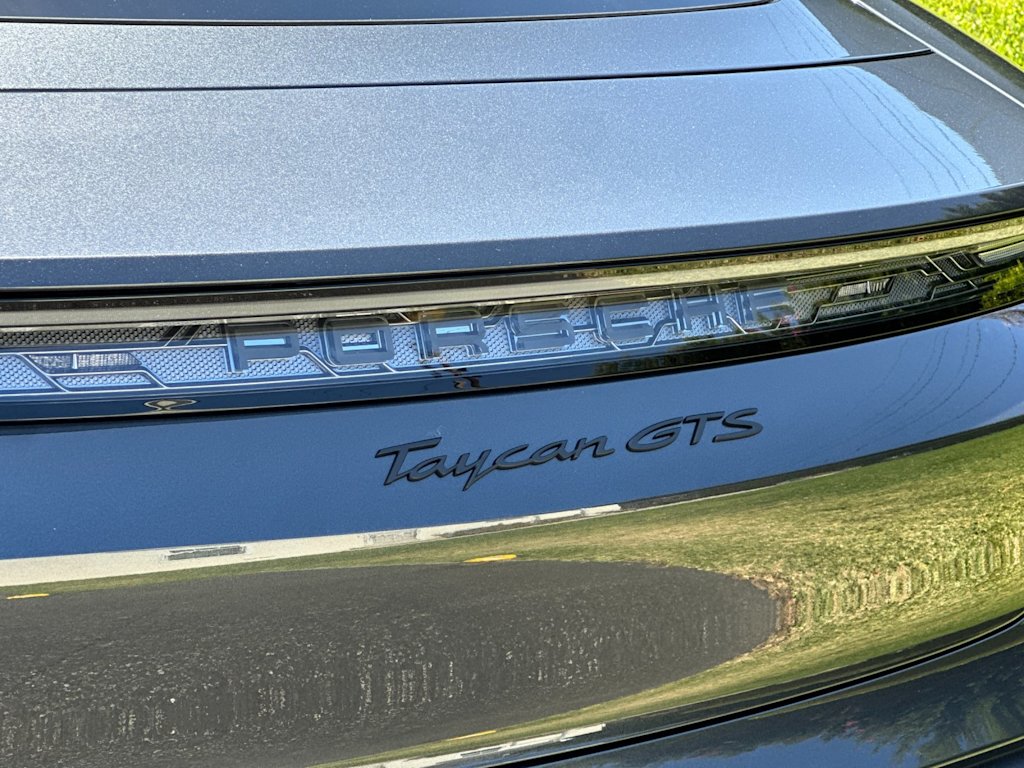 Thumbnail: 2026 Porsche Taycan - 30
