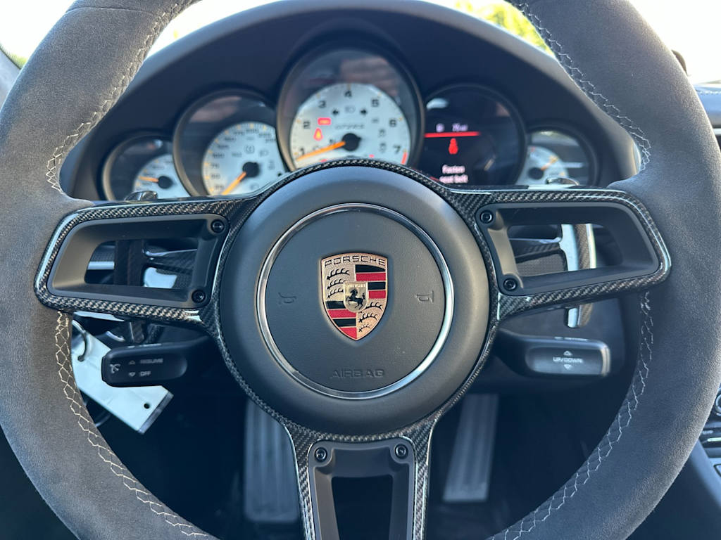 Thumbnail: 2018 Porsche 911 - 9