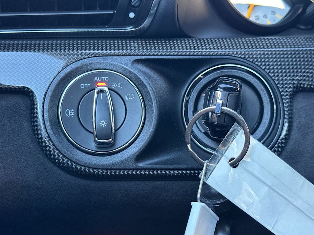 Thumbnail: 2018 Porsche 911 - 26