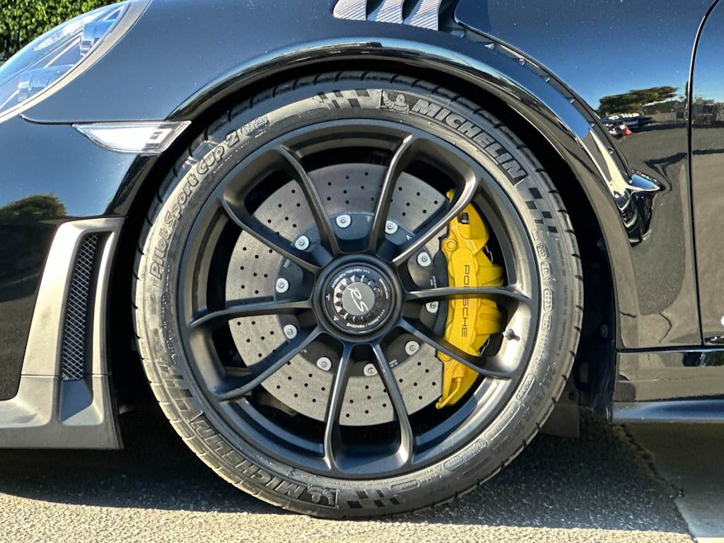 Thumbnail: 2018 Porsche 911 - 8