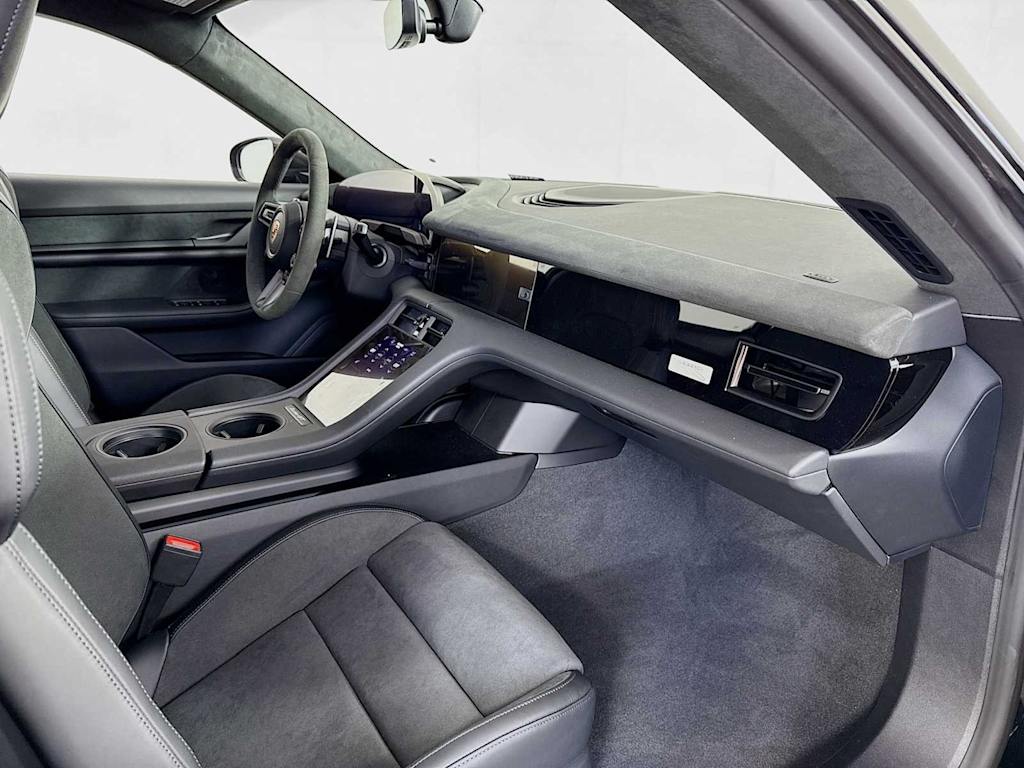 Thumbnail: 2025 Porsche Taycan - 23