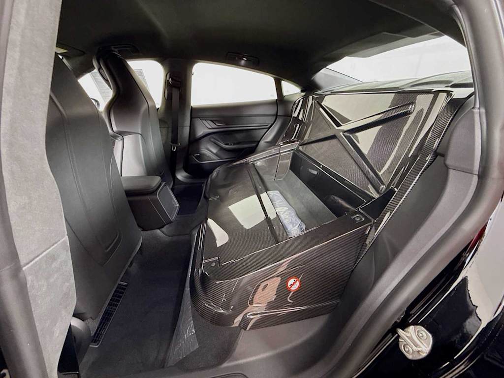 Thumbnail: 2025 Porsche Taycan - 10