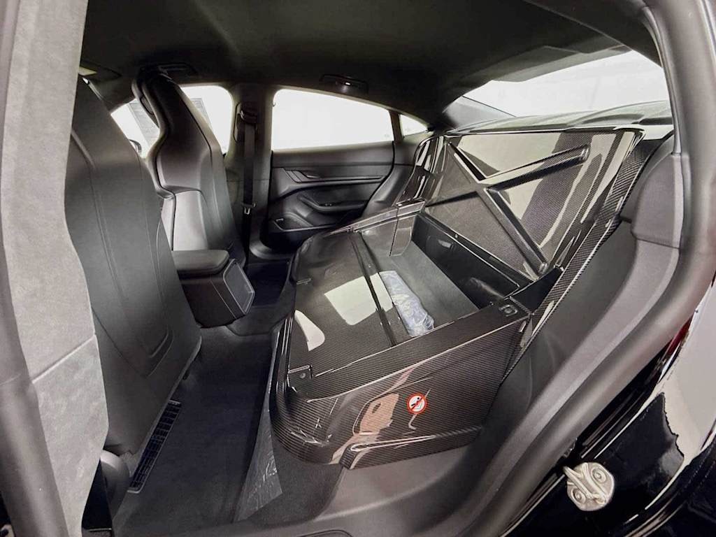 Thumbnail: 2025 Porsche Taycan - 43
