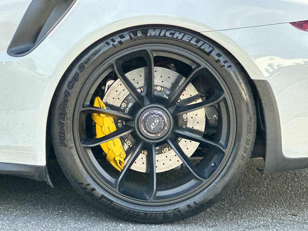 Thumbnail: 2016 Porsche 911 - 8