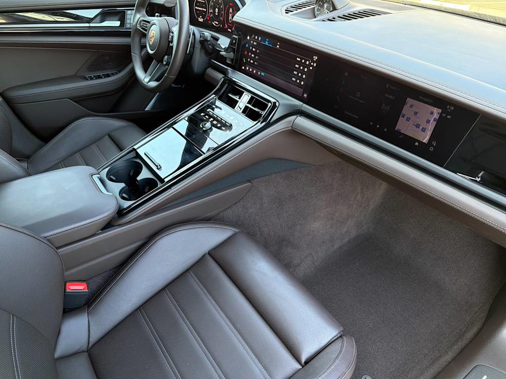 Thumbnail: 2026 Porsche Panamera - 13