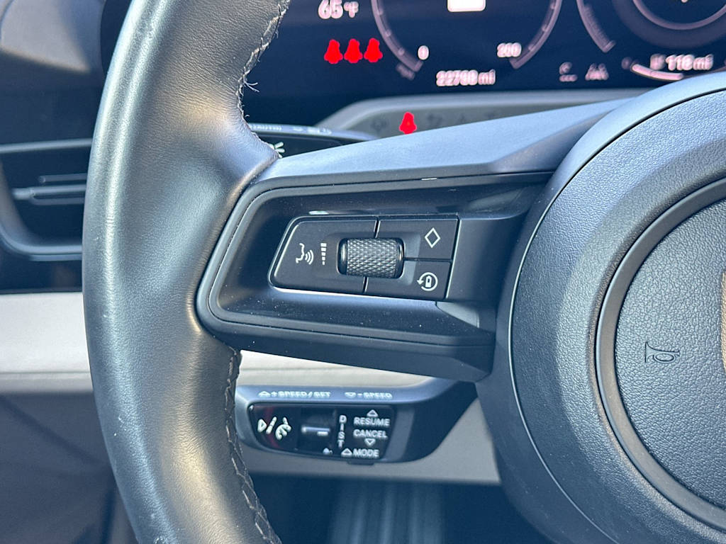 Thumbnail: 2022 Porsche Taycan - 30