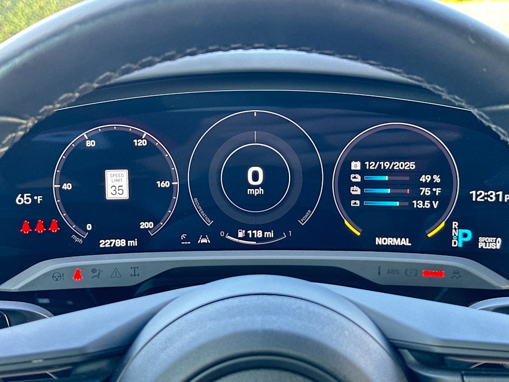 Thumbnail: 2022 Porsche Taycan - 15