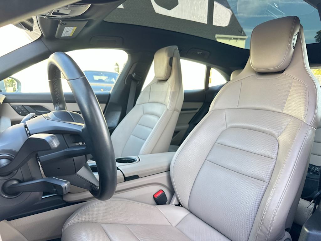 Thumbnail: 2022 Porsche Taycan - 11