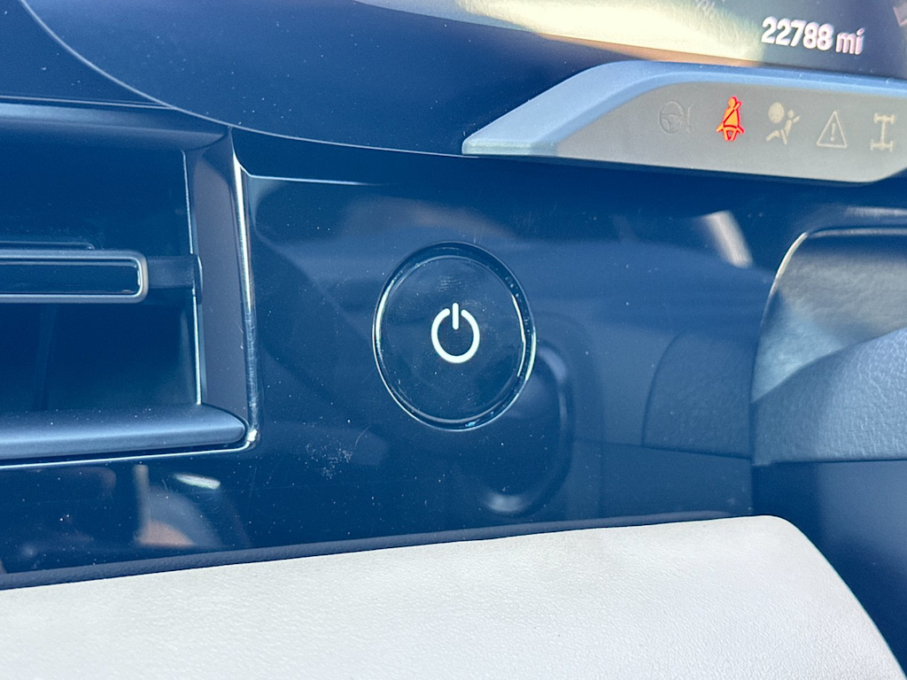 Thumbnail: 2022 Porsche Taycan - 29