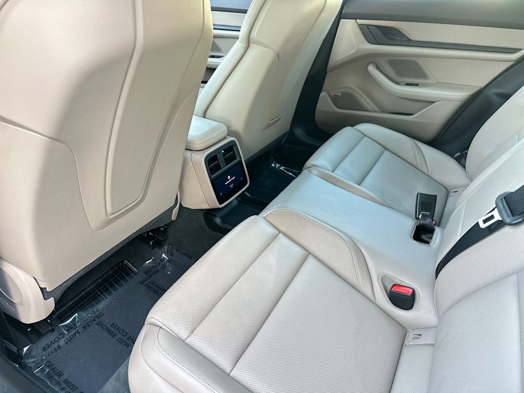 Thumbnail: 2022 Porsche Taycan - 12