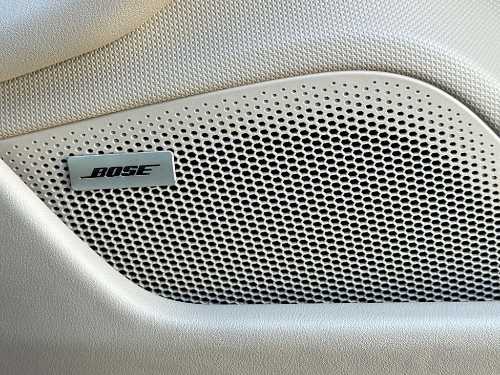 Thumbnail: 2022 Porsche Taycan - 7