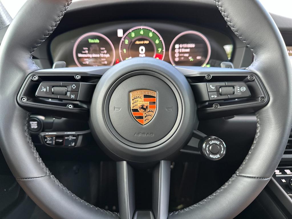 Thumbnail: 2026 Porsche 911 - 10